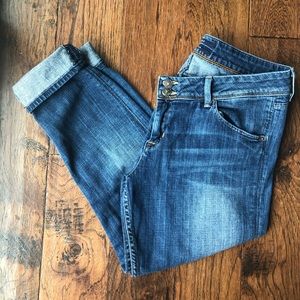 Women’s Size 32 Cropped Hudson Blue Jeans, EUC